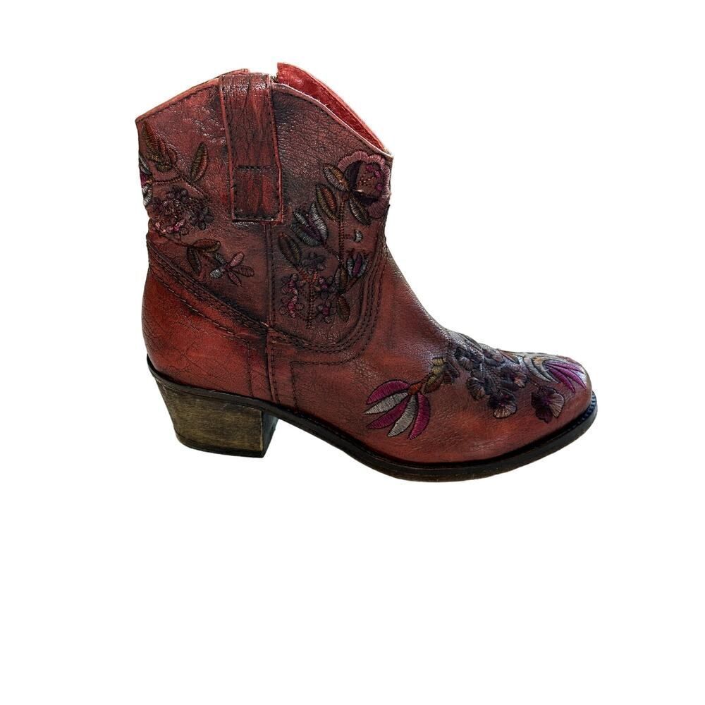 LAZAMANI Women's Floral Embroidered Leather Western Ankle Boots Red Size 37/6.5